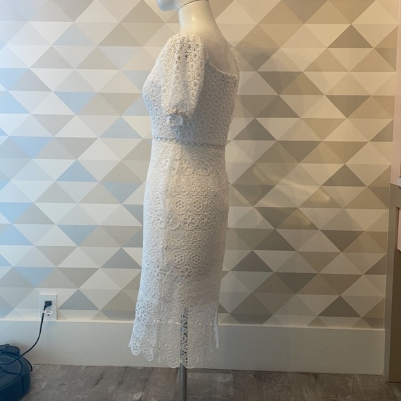 Express OFF THE SHOULDER CROCHET LACE MIDI DRESS - Picture 9 of 11